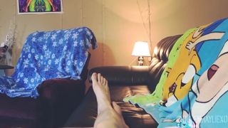 hayliexo Female in stockings rubs her clit with fingers