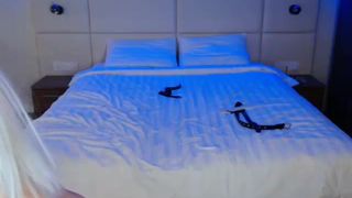 daddysgirl222 black-haired lady erotically undressed