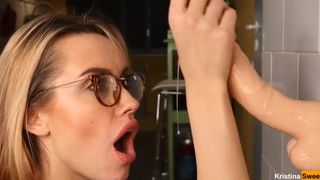 Kristinasweet gorgeous babe masturbates with a vibrator