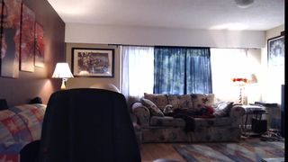 roxyrolla crazy chick caresses natural tits