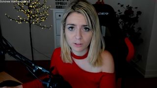 kimilee22 cute brunette with natural tits chatting in fries