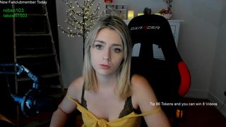 kimilee22 appetizing female fucks her ass furiously