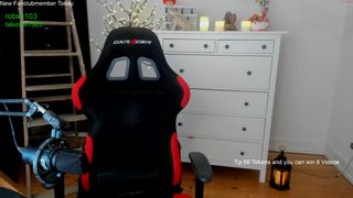 kimilee22 appetizing female fucks her ass furiously