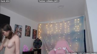 Kitty_Neko sexy babe shows big tits