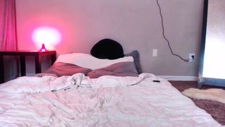 Elfiex demonstratively masturbating on cam