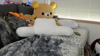 DelightfulHug big tit babe bares sexy body