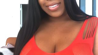 aryana_adin the luxury model is swaggering with two toys.