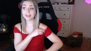 kimilee22 beautiful model caresses big tits