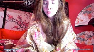 jillikins desired woman fucks herself with fingers