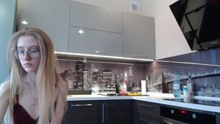 green_cryst leggy teen fucking pussy