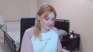 titty_kitty beauty fucks herself in front of the webcam