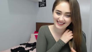 silvia_ami naughty babe puts big tits