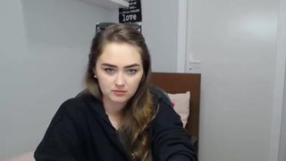 silvia_ami pounding her pussy with a big dildo