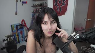 laura_cornett  charming finger jerking off