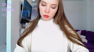 knee_ling  juicy breasts and smooth pussy