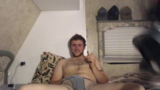 wrestlerpr  mature skin fucks itself with a phallus