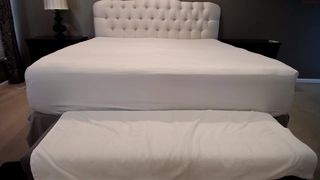 videoxxx  gorgeous blonde caresses boobs