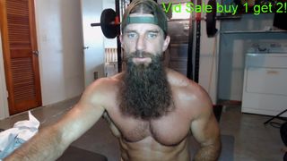 twaticus  Chubby brunette