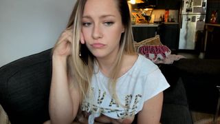 texasthicc  whore chick caresses shaved cunt