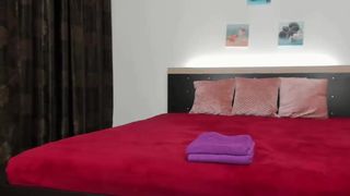 nicepussyfuckk18  erotic dance and a good suction dildos from a blonde female