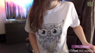 ms_seductive  sexy blonde gently masturbates cunt