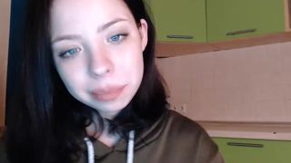 mrs_eva  cute queen sucking penis