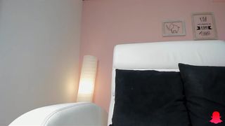 lilicarter_  online show January 2020