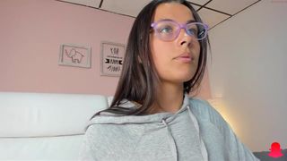 lilicarter_  black haired bitch shows her boobs