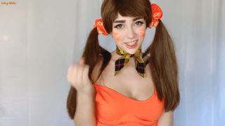 va chick eagerly absorbs dildo