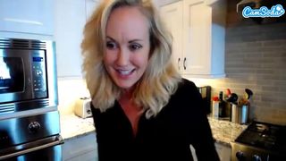 brandilove desired woman fucks herself with fingers