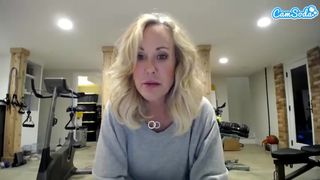 brandilove the obstinate babe works the body with oil