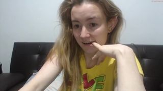 megan_best depraved plays with her holes