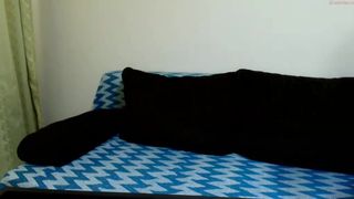 annais_ busty  cam girl  undresses and caresses her pussy