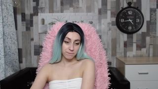 miss_lisa_ alluring woman shows vulgar essence