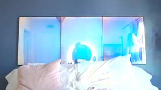 nikiskyler_ hot lady posing in black lingerie