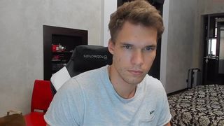 lovleycouplexxx doves wash in the shower and fuck