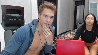 lovleycouplexxx doves wash in the shower and fuck