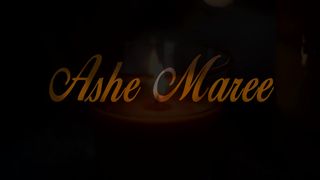 Ashe Maree fat chick fucks cunt with phallus