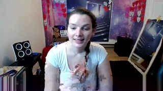 fionnafineass expressive swell performs crazy dance