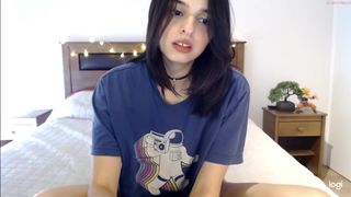 remina___ jerking on the bed