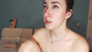 mimi_natali the obstinate queen pulls the cap