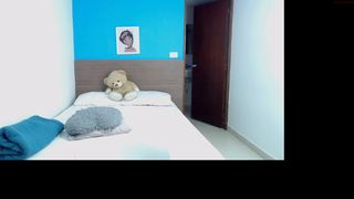 angela_prettysex passionately jerking off her wet cunt