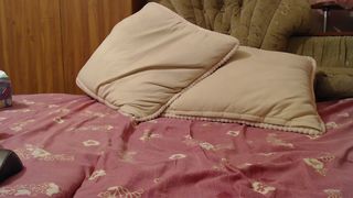 savage_miracle mature masturbates in front of webcam