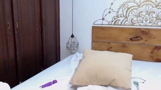 isabel_hotsex blonde chick relish fucks the cap