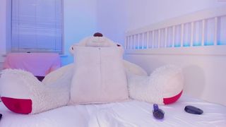 holysunshine69 slutty bitch masturbates pussy