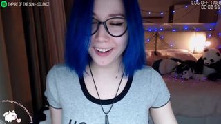 blue_mooncat cute chick fucks both holes