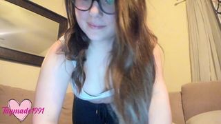 taymade1991 naughty queen puts on beautiful tits