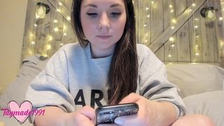 taymade1991 adorable chick pulls the vagina with fingers