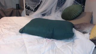 strawberry141 experienced trash cram hand in both their holes