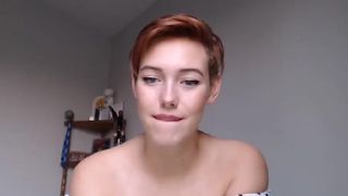 alicen0 skinny bitch straddled phallus